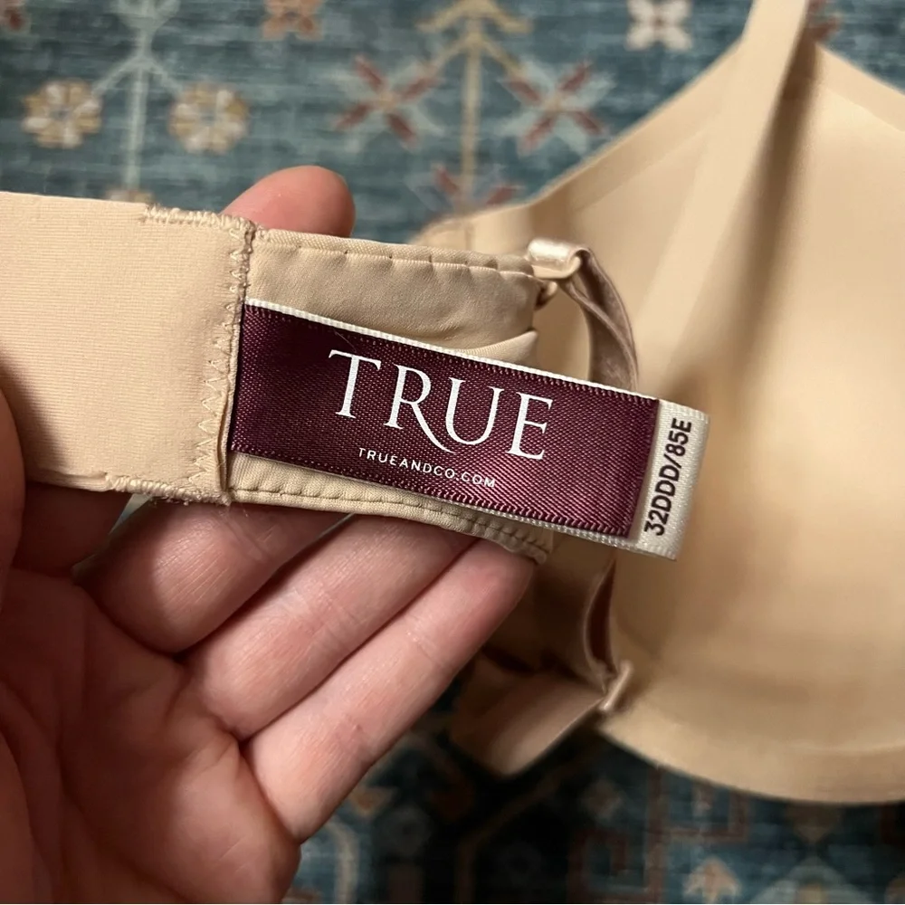 True & Co underwire t-shirt bra // 32DDD - Picture 2 of 5